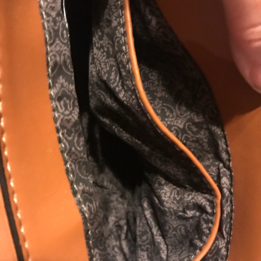 ⭐️crossbody 2 left⚡️brown, and black. - Picture 4 of 6